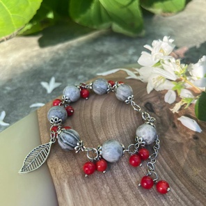 Браслет из агата и коралла